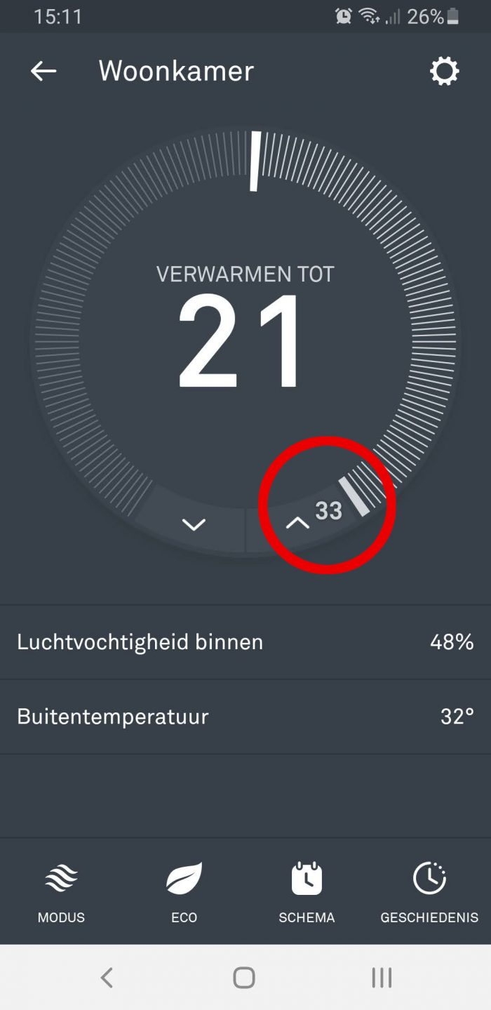 Nest Thermostaat verwarmen tot 21 graden, rood omcirkeld de binnentemperatuur van 33 graden.