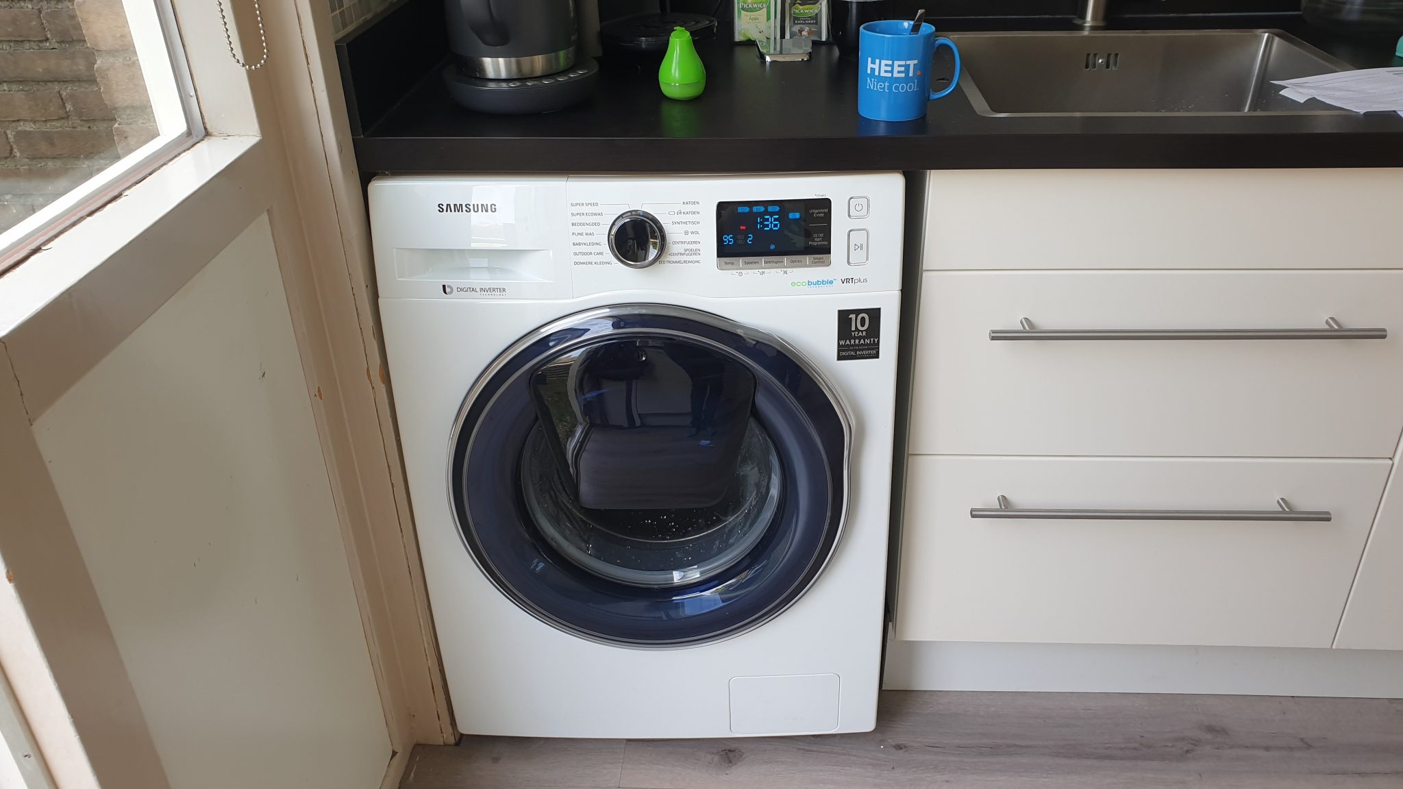 Onze nieuwe wasmachine werd in de ochtend geleverd